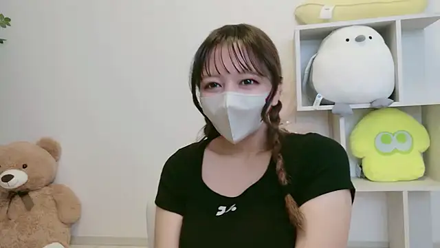 Snapshot of JP_Momo_o0 chatting on 10/02/25, 07:15 JP Momo o0 online show from 10/02/25, 07:15