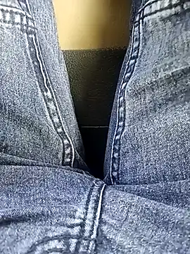 Snapshot of Gujju_03 chatting on 11/13/25, 03:27 Gujju 03 online show from 11/13/25, 03:27