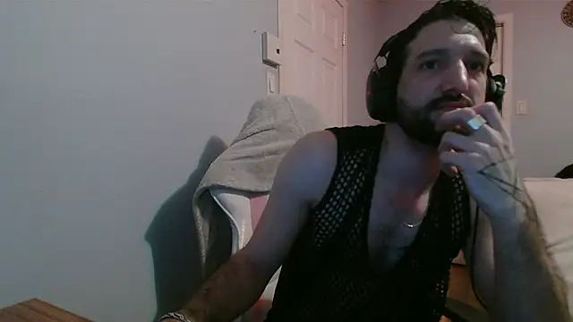 Snapshot of Ardokks chatting on 04/15/26, 01:45 Ardokks online show from 04/15/26, 01:45