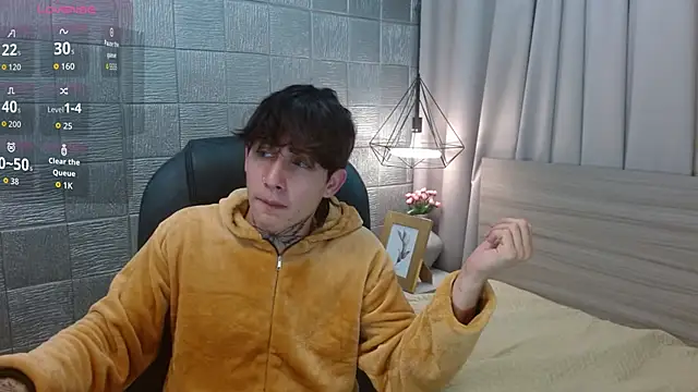 Snapshot of Iantwink18 chatting on 09/09/25, 09:31 Iantwink18 online show from 09/09/25, 09:31