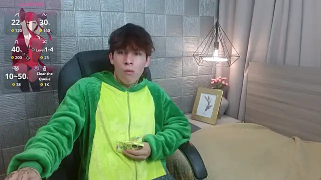 Snapshot of Iantwink18 chatting on 09/14/25, 04:33 Iantwink18 online show from 09/14/25, 04:33