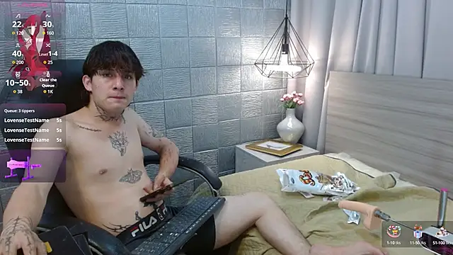 Snapshot of Iantwink18 chatting on 09/20/25, 11:17 Iantwink18 online show from 09/20/25, 11:17