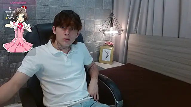 Snapshot of Iantwink18 chatting on 10/02/25, 07:32 Iantwink18 online show from 10/02/25, 07:32