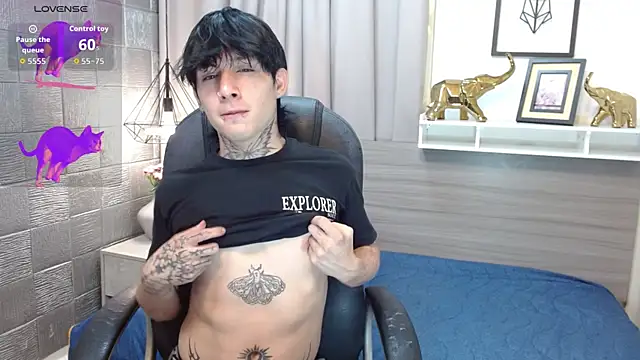 Snapshot of Iantwink18 chatting on 10/07/25, 07:22 Iantwink18 online show from 10/07/25, 07:22