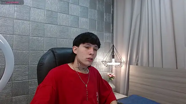 Snapshot of Iantwink18 chatting on 10/14/25, 02:07 Iantwink18 online show from 10/14/25, 02:07