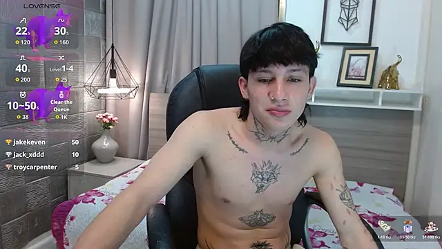 Snapshot of Iantwink18 chatting on 10/18/25, 07:14 Iantwink18 online show from 10/18/25, 07:14