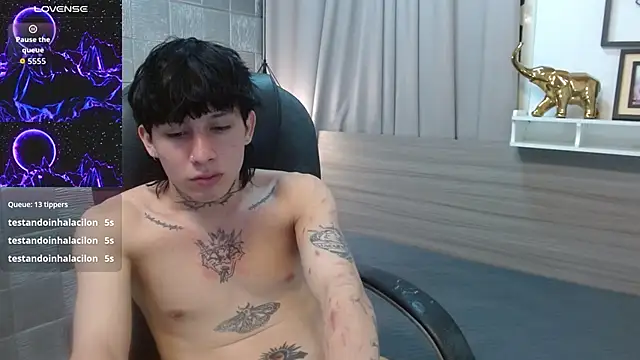 Snapshot of Iantwink18 chatting on 11/16/25, 03:56 Iantwink18 online show from 11/16/25, 03:56