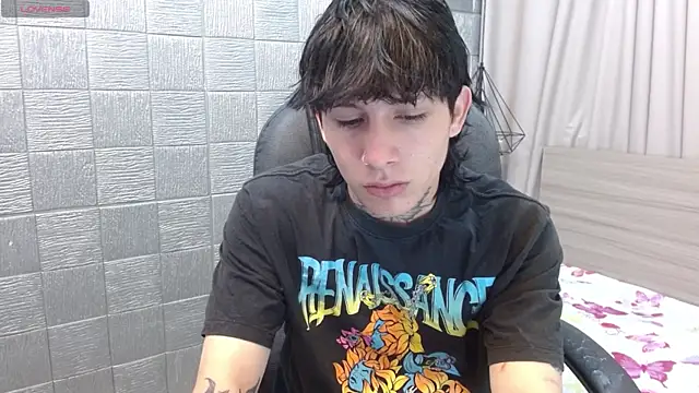 Snapshot of Iantwink18 chatting on 12/01/25, 02:16 Iantwink18 online show from 12/01/25, 02:16