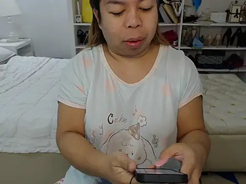 Snapshot of queengreatdivats01 chatting on 04/16/26, 02:56 queengreatdivats01 online show from 04/16/26, 02:56