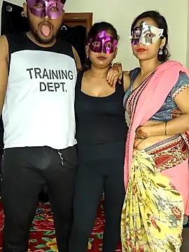 Family02 online show from 09/17/25, 04:08