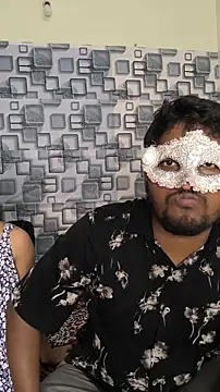 Snapshot of Family02 chatting on 11/24/25, 04:07 Family02 online show from 11/24/25, 04:07