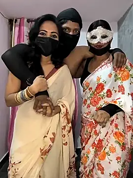 Snapshot of Family02 chatting on 02/13/26, 05:20 Family02 online show from 02/13/26, 05:20