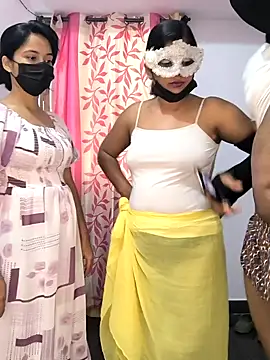 Snapshot of Family02 chatting on 02/19/26, 04:52 Family02 online show from 02/19/26, 04:52