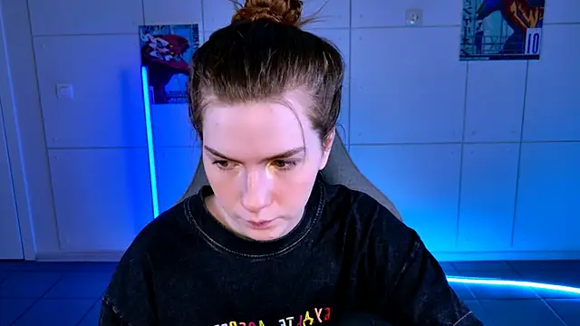 Snapshot of AliceCUNTach chatting on 10/29/25, 05:10 AliceCUNTach online show from 10/29/25, 05:10