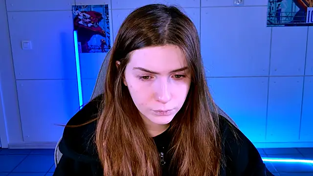 Snapshot of AliceCUNTach chatting on 10/30/25, 05:09 AliceCUNTach online show from 10/30/25, 05:09