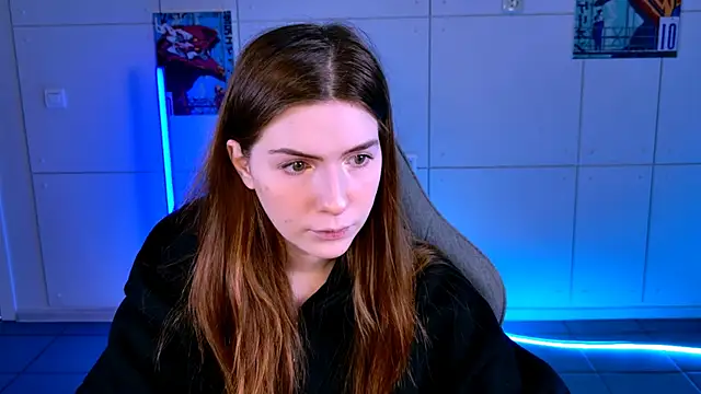 Snapshot of AliceCUNTach chatting on 10/31/25, 05:08 AliceCUNTach online show from 10/31/25, 05:08