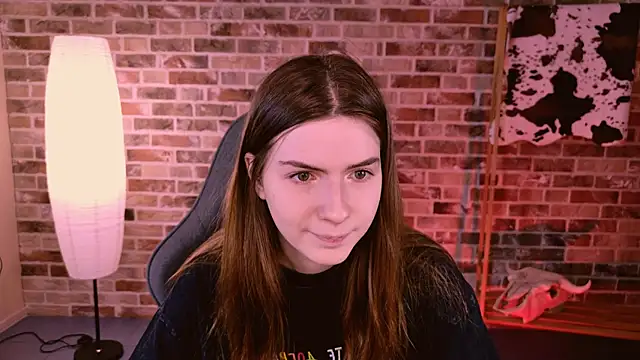 Snapshot of AliceCUNTach chatting on 11/06/25, 05:08 AliceCUNTach online show from 11/06/25, 05:08