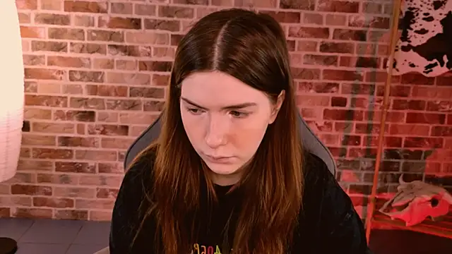 Snapshot of AliceCUNTach chatting on 11/09/25, 05:06 AliceCUNTach online show from 11/09/25, 05:06