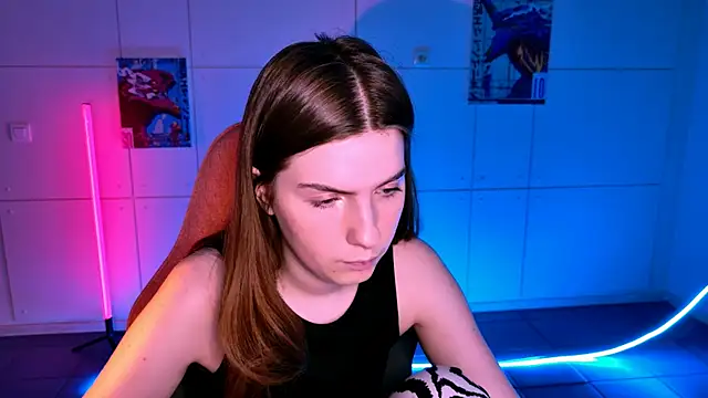 Snapshot of AliceCUNTach chatting on 11/13/25, 05:17 AliceCUNTach online show from 11/13/25, 05:17