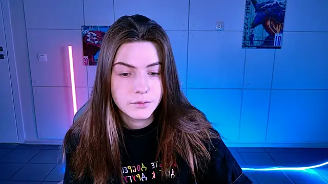 Snapshot of AliceCUNTach chatting on 11/16/25, 05:02 AliceCUNTach online show from 11/16/25, 05:02