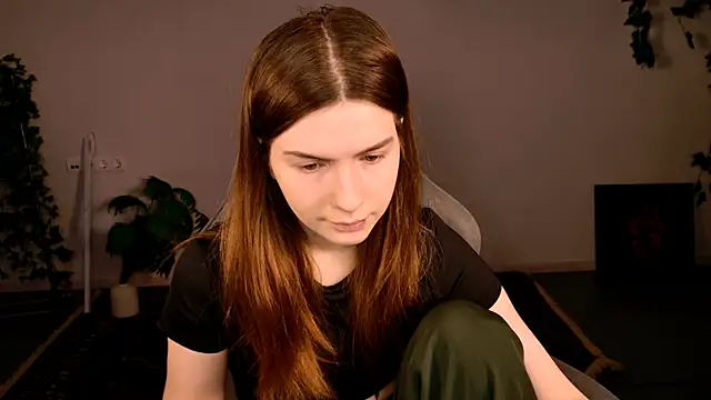 Snapshot of AliceCUNTach chatting on 11/27/25, 05:09 AliceCUNTach online show from 11/27/25, 05:09