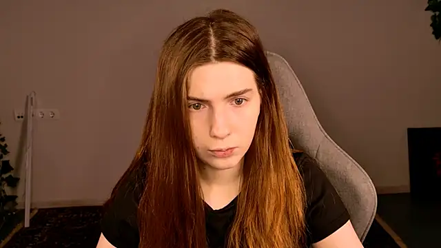 Snapshot of AliceCUNTach chatting on 11/28/25, 05:10 AliceCUNTach online show from 11/28/25, 05:10