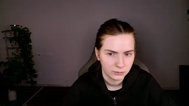 Snapshot of AliceCUNTach chatting on 12/05/25, 05:16 AliceCUNTach online show from 12/05/25, 05:16