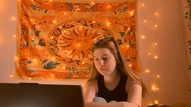 Snapshot of AliceCUNTach chatting on 04/19/26, 05:07 AliceCUNTach online show from 04/19/26, 05:07