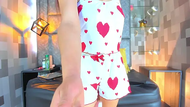 Emily Mitchell online show from 11/26/25, 08:54