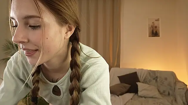 Snapshot of Vegas_V chatting on 11/08/25, 01:44 Vegas V online show from 11/08/25, 01:44