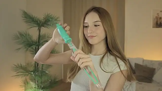 Snapshot of Vegas_V chatting on 11/14/25, 12:59 Vegas V online show from 11/14/25, 12:59