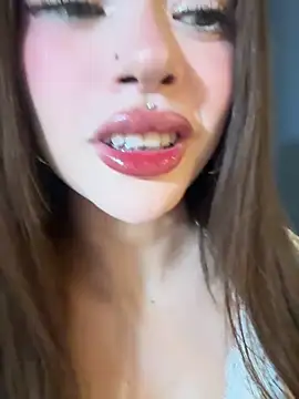 Snapshot of Bunnyylovee chatting on 04/16/26, 12:22 Bunnyylovee online show from 04/16/26, 12:22