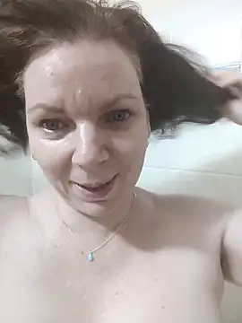 aussiepeaches online show from 09/15/25, 01:11