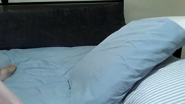 aussiepeaches online show from 12/18/25, 01:44