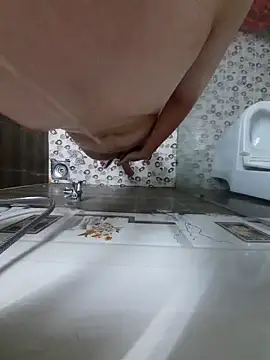 Snapshot of winter0cold_ chatting on 10/07/25, 11:29 winter0cold online show from 10/07/25, 11:29