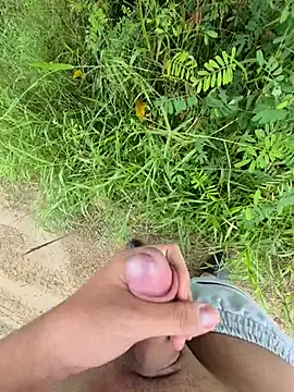 Snapshot of winter0cold_ chatting on 10/27/25, 02:37 winter0cold online show from 10/27/25, 02:37