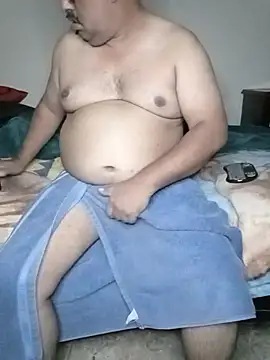 Snapshot of HomHot47 chatting on 11/12/25, 05:52 HomHot47 online show from 11/12/25, 05:52