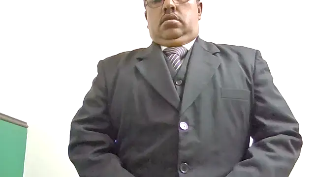 Snapshot of HomHot47 chatting on 11/27/25, 10:01 HomHot47 online show from 11/27/25, 10:01