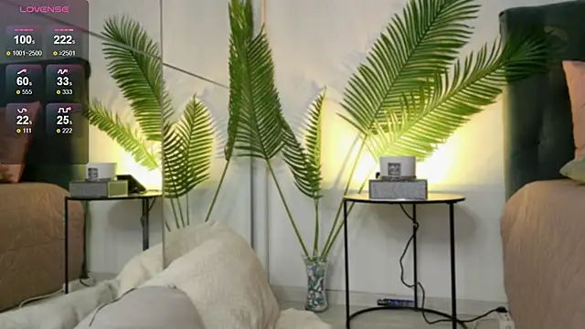 JuliaQuin online show from 10/03/25, 02:08