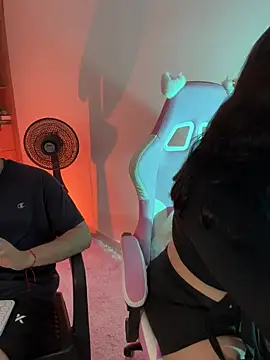 Snapshot of Angeldusttt chatting on 05/27/26, 12:40 Angeldusttt online show from 05/27/26, 12:40