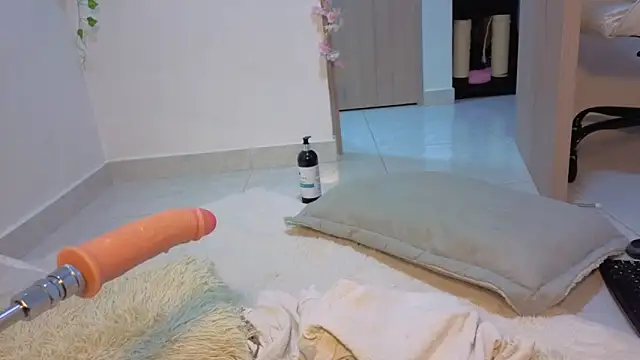 Snapshot of 0ne_0f_0ne chatting on 11/18/25, 01:22 0ne 0f 0ne online show from 11/18/25, 01:22