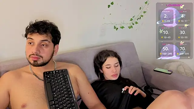 Snapshot of 0ne_0f_0ne chatting on 01/11/26, 01:32 0ne 0f 0ne online show from 01/11/26, 01:32