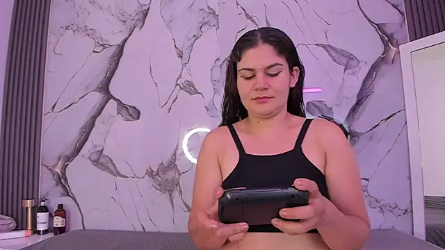 DakotaStarkx online show from 12/17/25, 08:26