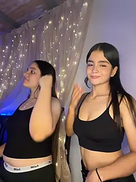 Snapshot of Ashley_and_Zoe chatting on 01/05/26, 08:34 Ashley and Zoe online show from 01/05/26, 08:34