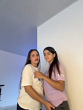 Snapshot of Ashley_and_Zoe chatting on 02/01/26, 05:22 Ashley and Zoe online show from 02/01/26, 05:22