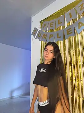 Snapshot of Ashley_and_Zoe chatting on 02/12/26, 03:51 Ashley and Zoe online show from 02/12/26, 03:51