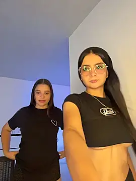 Snapshot of Ashley_and_Zoe chatting on 02/20/26, 06:08 Ashley and Zoe online show from 02/20/26, 06:08