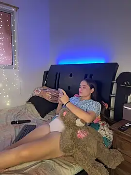 Snapshot of Ashley_and_Zoe chatting on 03/01/26, 02:30 Ashley and Zoe online show from 03/01/26, 02:30