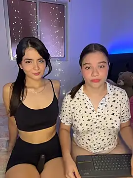 Snapshot of Ashley_and_Zoe chatting on 03/02/26, 06:15 Ashley and Zoe online show from 03/02/26, 06:15