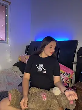 Snapshot of Ashley_and_Zoe chatting on 03/07/26, 04:04 Ashley and Zoe online show from 03/07/26, 04:04